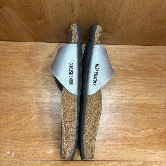 Birkenstock Madrid Women Size EU 40 US 9 Silver One Strap Slip On Sandals Shoes - Picture 2 of 7